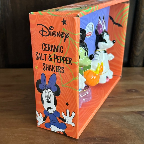 Disney Halloween Mickey Frankenstein & Minnie Bride Hand Painted Ceramic Shakers - Picture 8 of 10